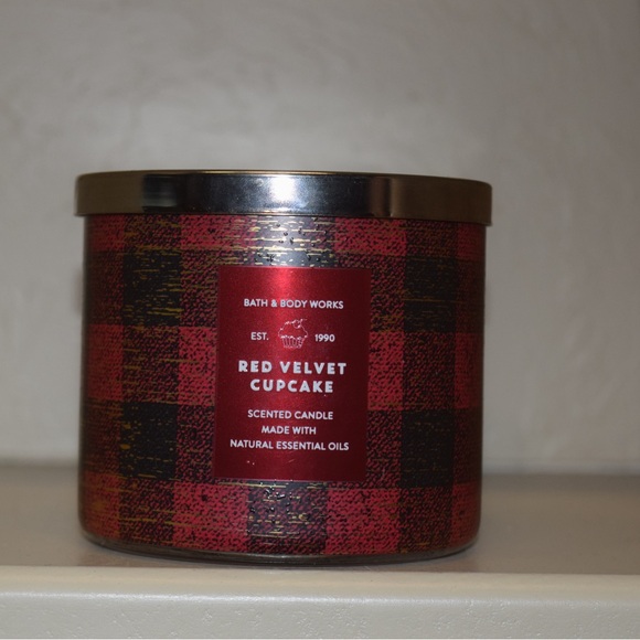 ❤️🧁 Red Velvet Cupcake - Picture 2 of 4